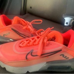 Nike airmax 2090 bleached coral